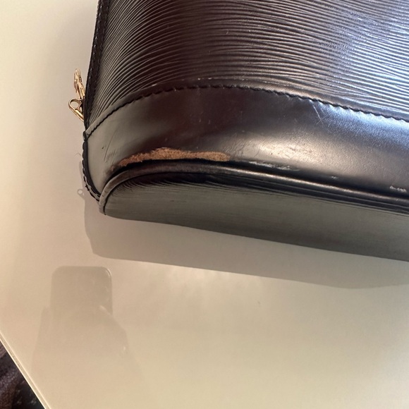 LOUIS VUITTON EPI ALMA MM HANDBAG and matching wallet - Picture 8 of 14